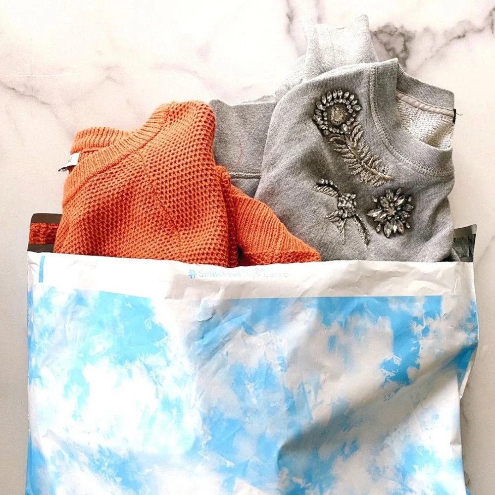 (10) 19x24 Cloud Tie Dye Poly Mailers